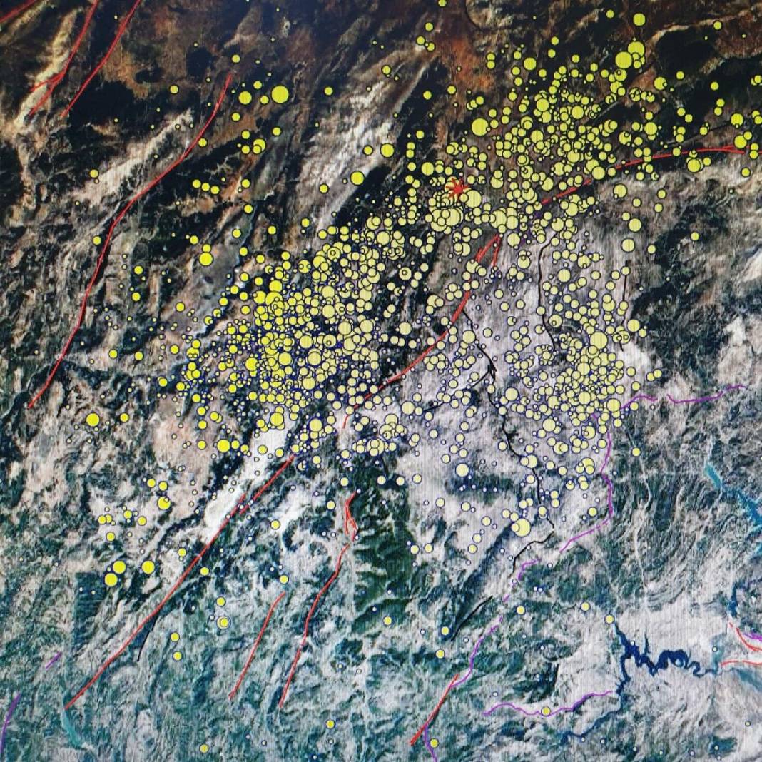 O bölgede 6.2 büyüklüğünde deprem potansiyeli var! Prof. Dr. Hasan Sözbilir'den Savrun Fayı'nın geçtiği ilçelere uyarı 9